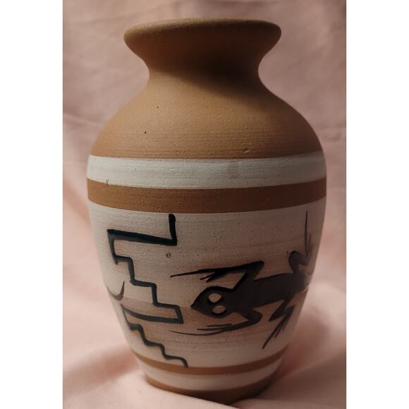 Terracotta Hand Painted Vase with Lizard Motif South West - Picture 3 of 12